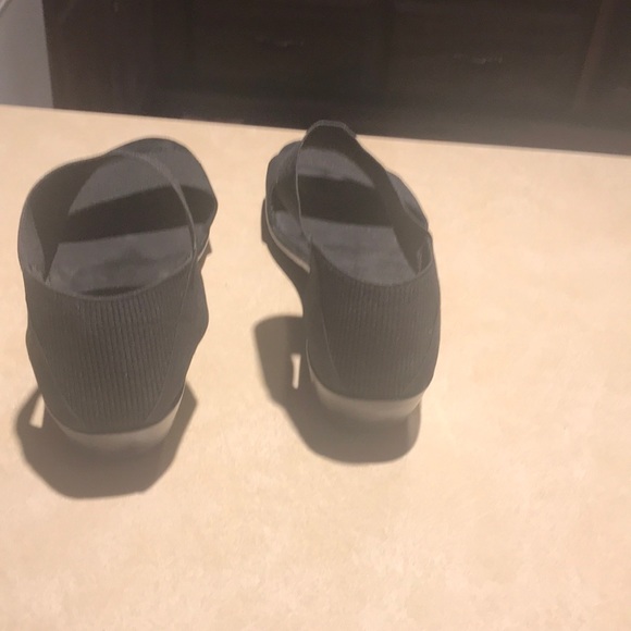 Sandals - Picture 3 of 4